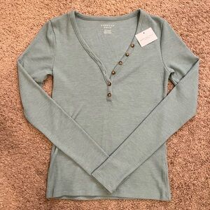 Long-sleeve American Eagle top